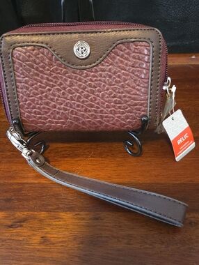 RELIC New Wine Textured Leather Zip Wristlet with Detachable Strap